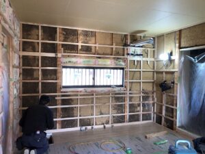 リフォーム中のキッチンです<br />
窓も断熱性の高いものに取り替えました<br />
<br />
