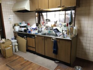 リノベーション前のキッチンです<br />
