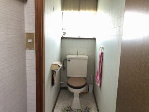 リフォーム前のトイレです<br />
<br />
