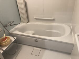 リフォーム後の浴室（ユニットバス）です<br />
間取りを変更して広いスペースを確保しました<br />
