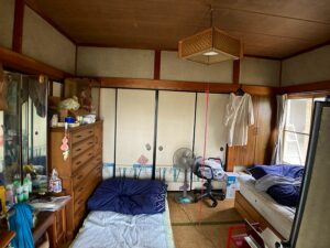 工事前の和室です。<br />
お子様二人で使われていました。ここに子供部屋を2室作ります。